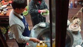 娱乐吃瓜酱姐姐摆摊,娱乐吃瓜酱姐姐的街头摆摊传奇 第1张 娱乐吃瓜酱姐姐摆摊,娱乐吃瓜酱姐姐的街头摆摊传奇 第1张