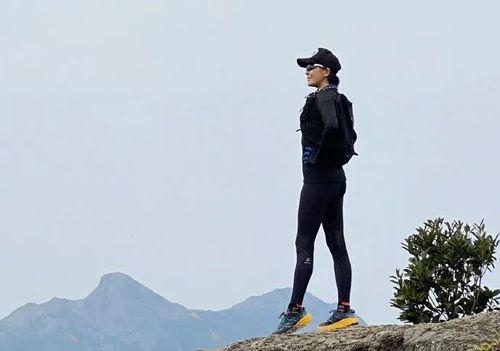 爆料男女明星爬山视频,户外运动中的甜蜜瞬间 第3张 爆料男女明星爬山视频,户外运动中的甜蜜瞬间 第3张