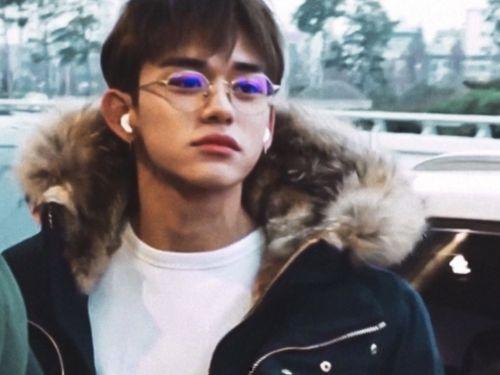 艺人黄旭熙被爆料视频,真相与争议并存  第1张