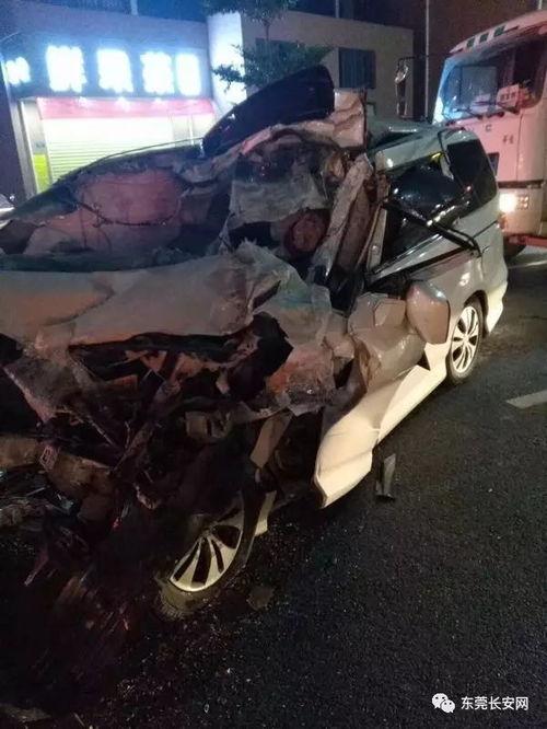 南宁爆料泥头车追尾视频,南宁泥头车追尾事故现场惊险瞬间 第2张 南宁爆料泥头车追尾视频,南宁泥头车追尾事故现场惊险瞬间 第2张